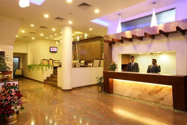 Hotel Utsav Deluxe Pune Esterno foto