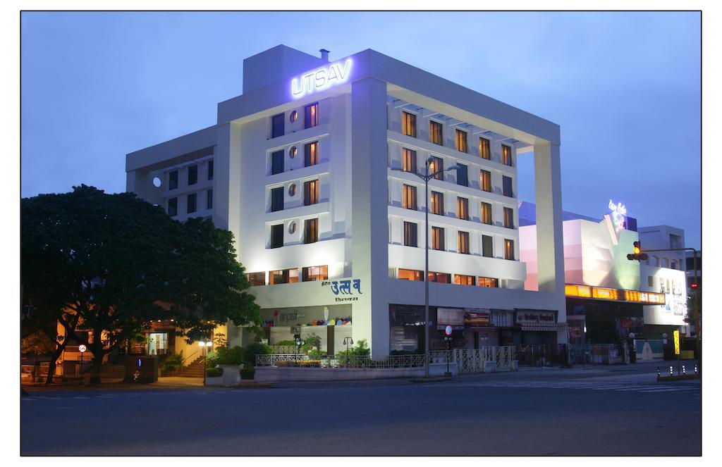 Hotel Utsav Deluxe Pune Esterno foto