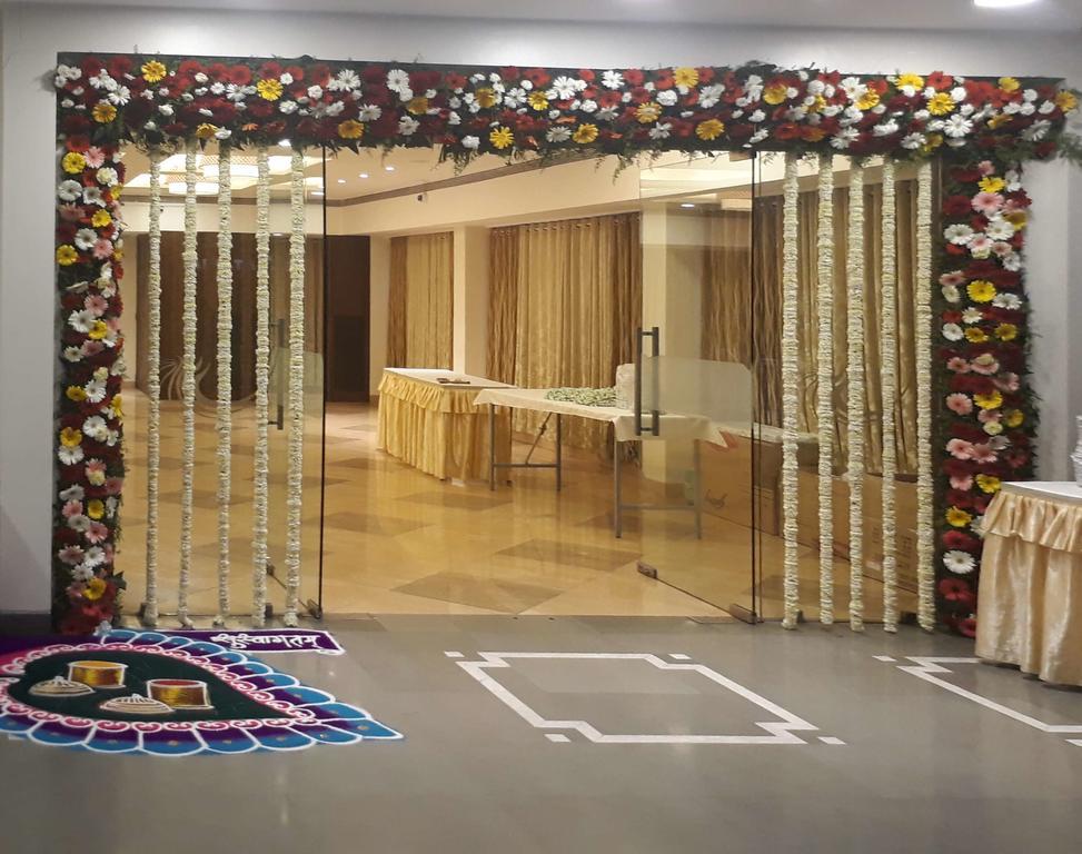 Hotel Utsav Deluxe Pune Esterno foto